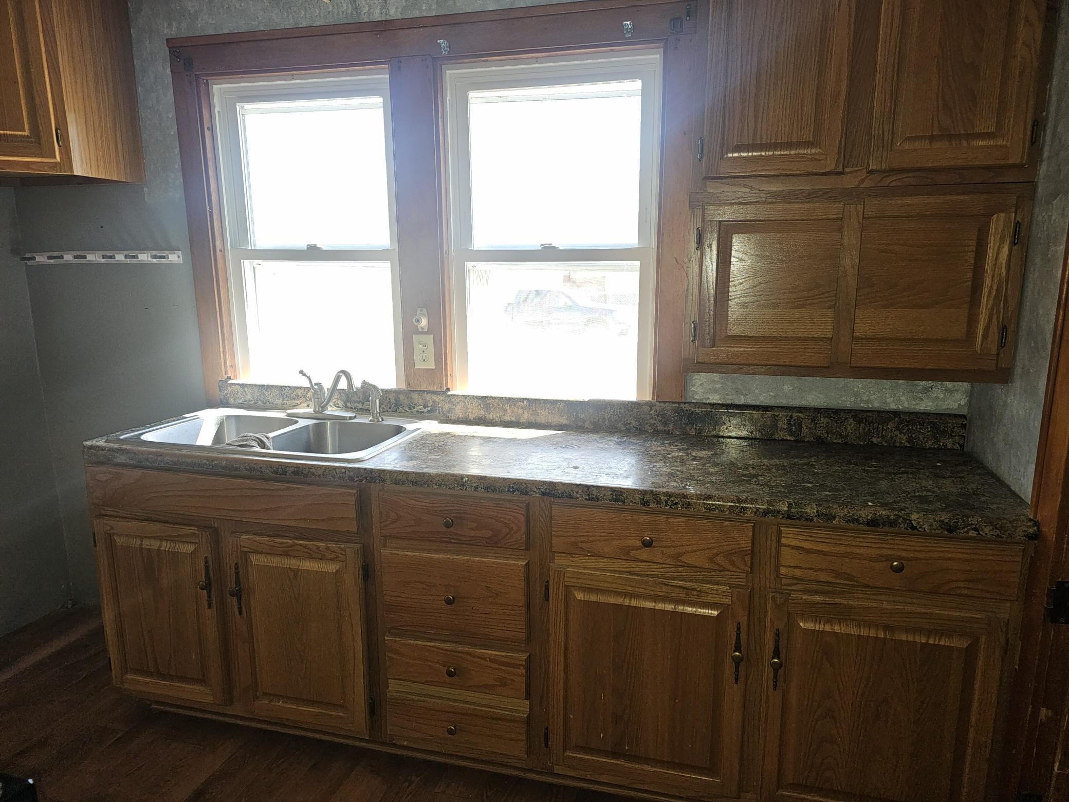 212 South Center Street Ceylon, MN 56121 - Photo 21 of 49