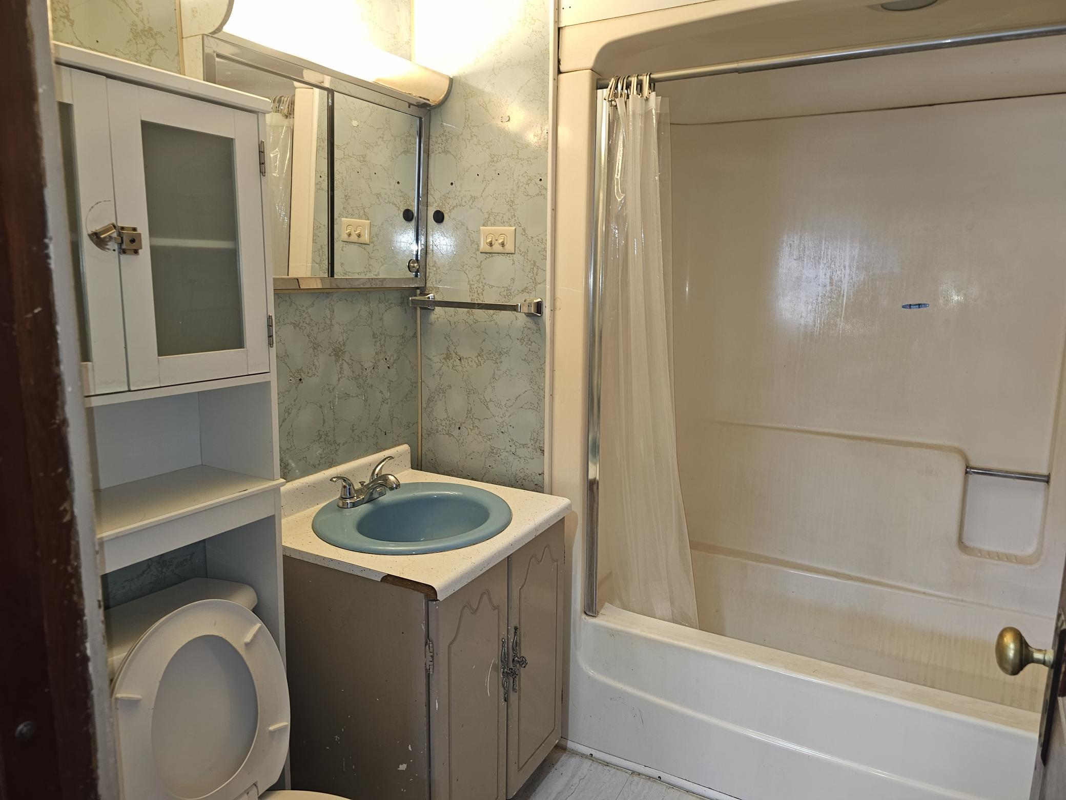 212 South Center Street Ceylon, MN 56121 - Photo 25 of 49