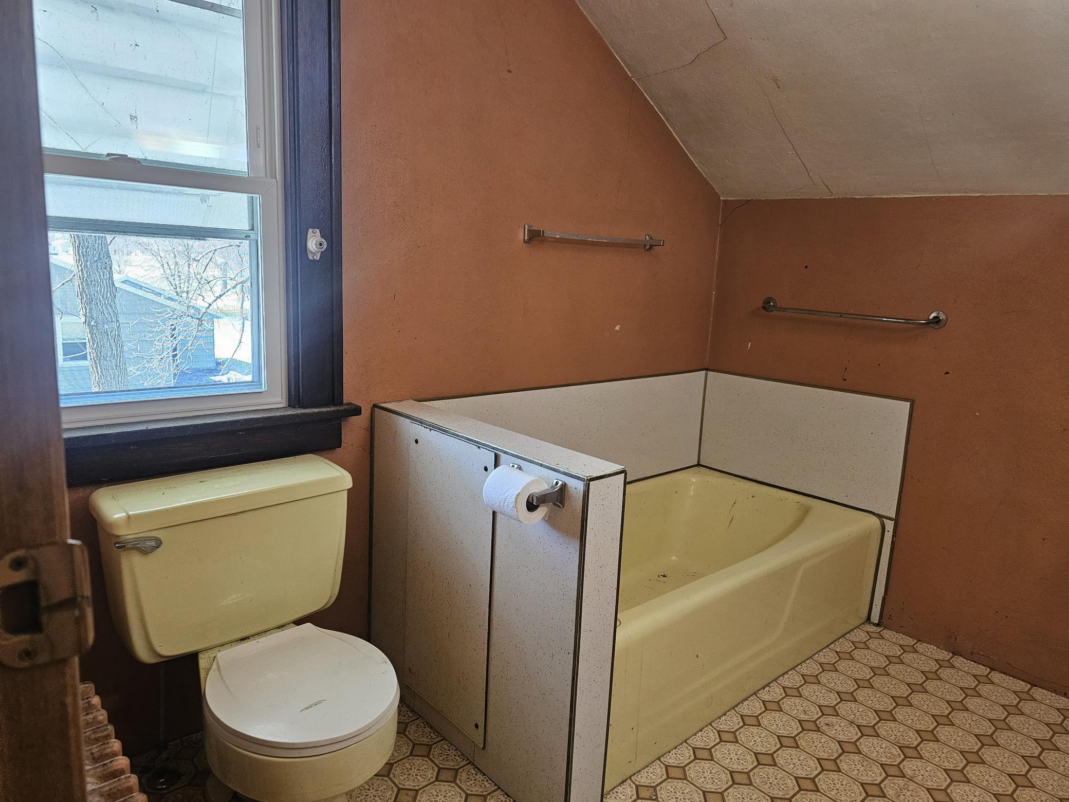 212 South Center Street Ceylon, MN 56121 - Photo 32 of 49