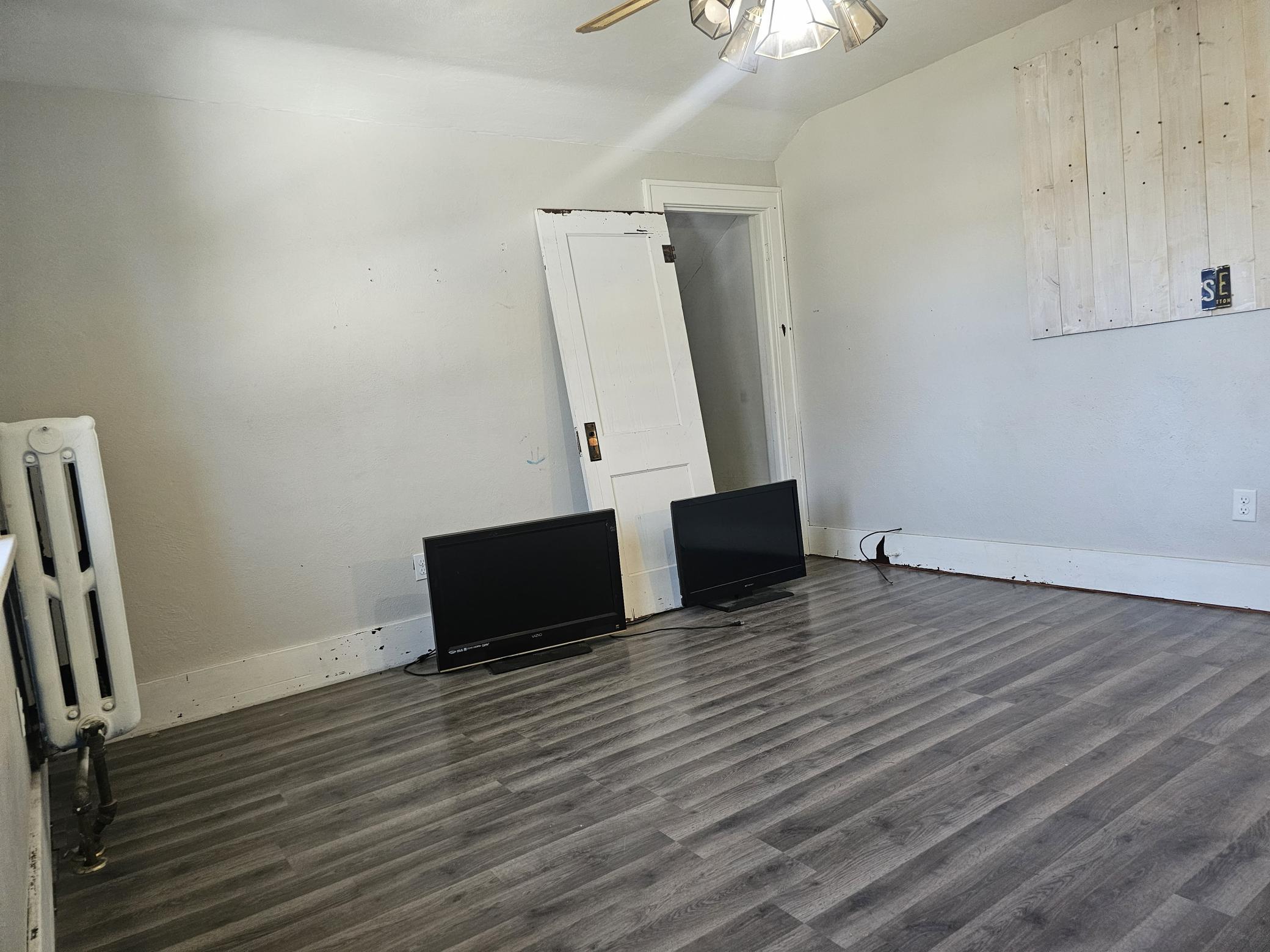 212 South Center Street Ceylon, MN 56121 - Photo 38 of 49