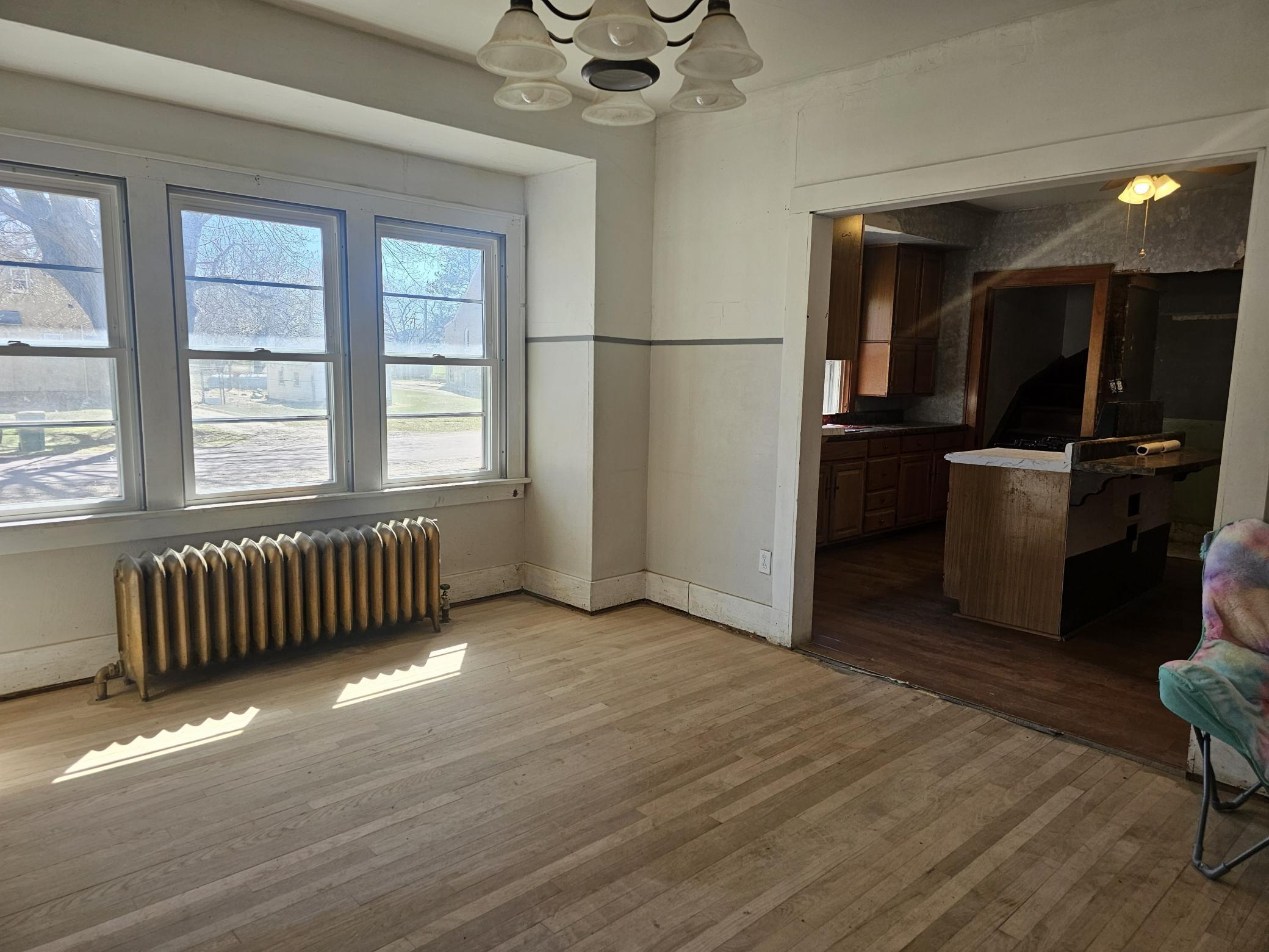 212 South Center Street Ceylon, MN 56121 - Photo 4 of 49