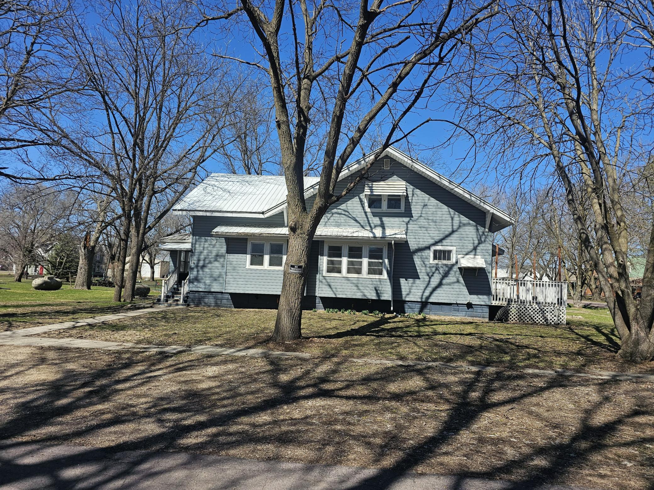 212 South Center Street Ceylon, MN 56121 - Photo 6 of 49