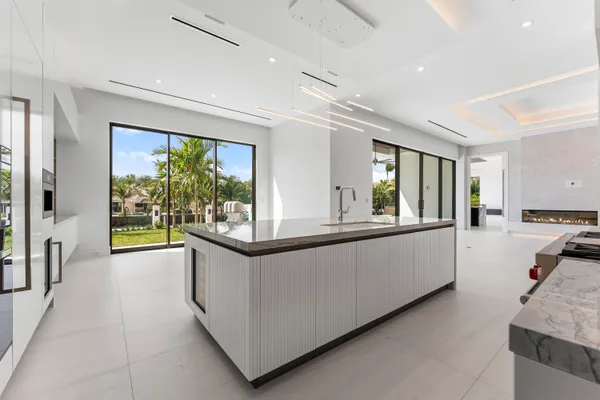 $7,695,000 | 940 Dogwood Drive, Delray Beach, FL 33483