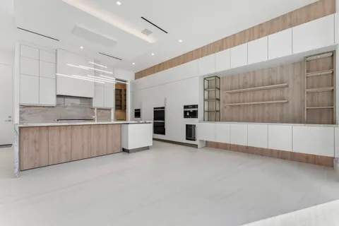 $7,695,000 | 940 Dogwood Drive, Delray Beach, FL 33483