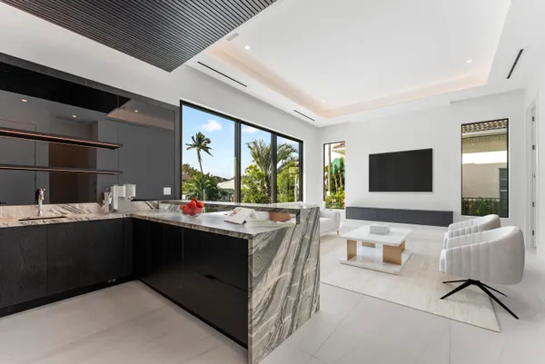 $7,695,000 | 940 Dogwood Drive, Delray Beach, FL 33483