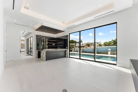 $7,695,000 | 940 Dogwood Drive, Delray Beach, FL 33483