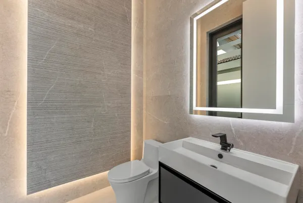 $7,695,000 | 940 Dogwood Drive, Delray Beach, FL 33483