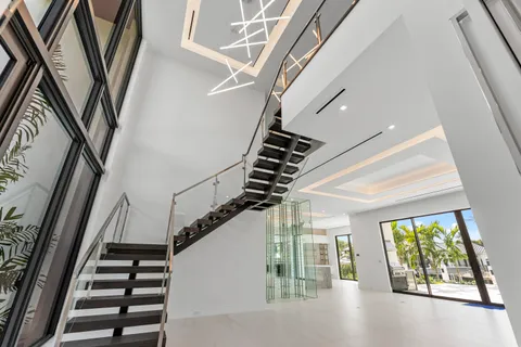 $7,695,000 | 940 Dogwood Drive, Delray Beach, FL 33483