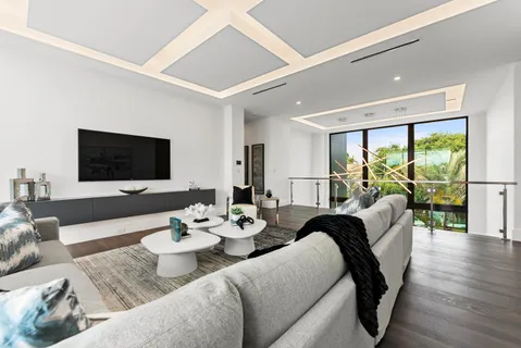 $7,695,000 | 940 Dogwood Drive, Delray Beach, FL 33483