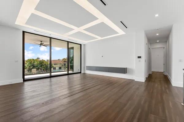 $7,695,000 | 940 Dogwood Drive, Delray Beach, FL 33483