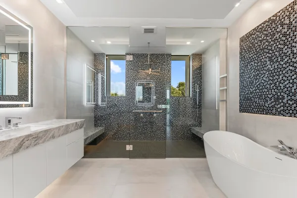 $7,695,000 | 940 Dogwood Drive, Delray Beach, FL 33483