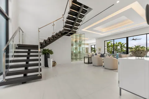 $7,695,000 | 940 Dogwood Drive, Delray Beach, FL 33483