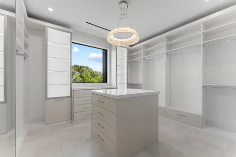 $7,695,000 | 940 Dogwood Drive, Delray Beach, FL 33483