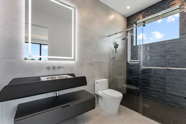 $7,695,000 | 940 Dogwood Drive, Delray Beach, FL 33483