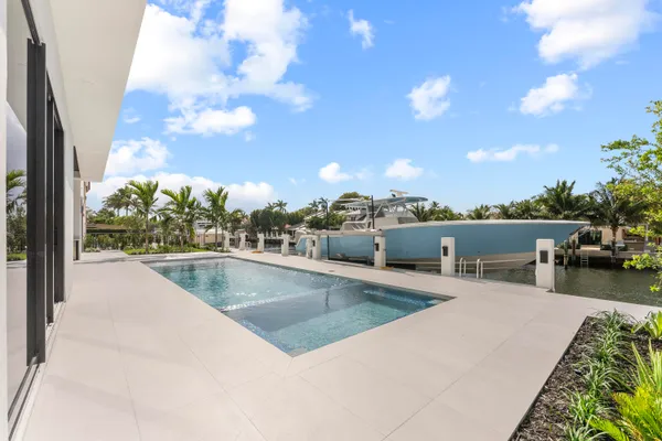 $7,695,000 | 940 Dogwood Drive, Delray Beach, FL 33483
