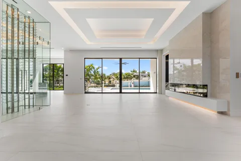 $7,695,000 | 940 Dogwood Drive, Delray Beach, FL 33483