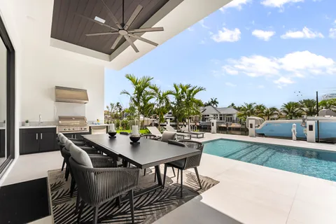 $7,695,000 | 940 Dogwood Drive, Delray Beach, FL 33483