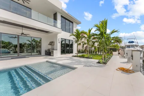 $7,695,000 | 940 Dogwood Drive, Delray Beach, FL 33483