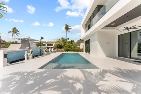 $7,695,000 | 940 Dogwood Drive, Delray Beach, FL 33483
