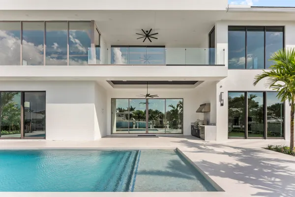 $7,695,000 | 940 Dogwood Drive, Delray Beach, FL 33483
