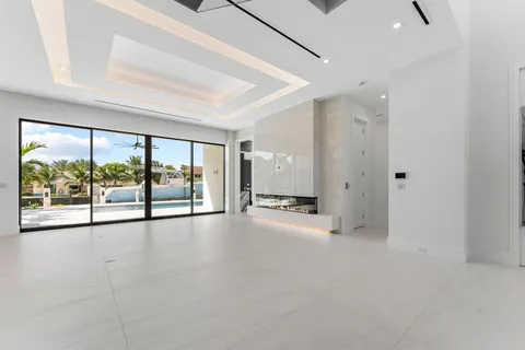 $7,695,000 | 940 Dogwood Drive, Delray Beach, FL 33483