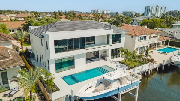 $7,695,000 | 940 Dogwood Drive, Delray Beach, FL 33483
