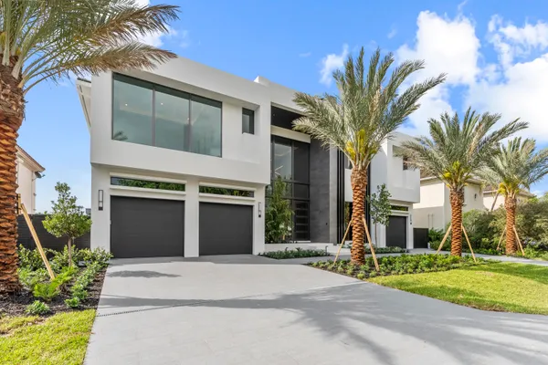 $7,695,000 | 940 Dogwood Drive, Delray Beach, FL 33483