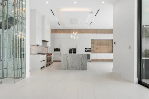 $7,695,000 | 940 Dogwood Drive, Delray Beach, FL 33483