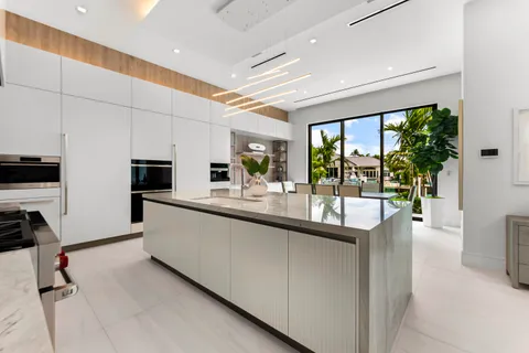 $7,695,000 | 940 Dogwood Drive, Delray Beach, FL 33483