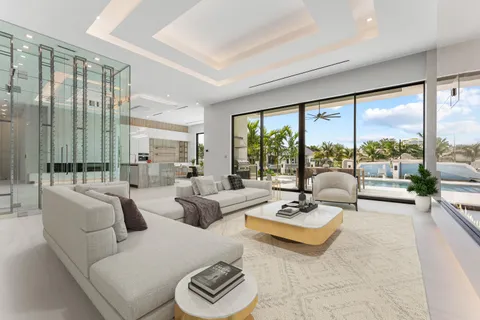 $7,695,000 | 940 Dogwood Drive, Delray Beach, FL 33483