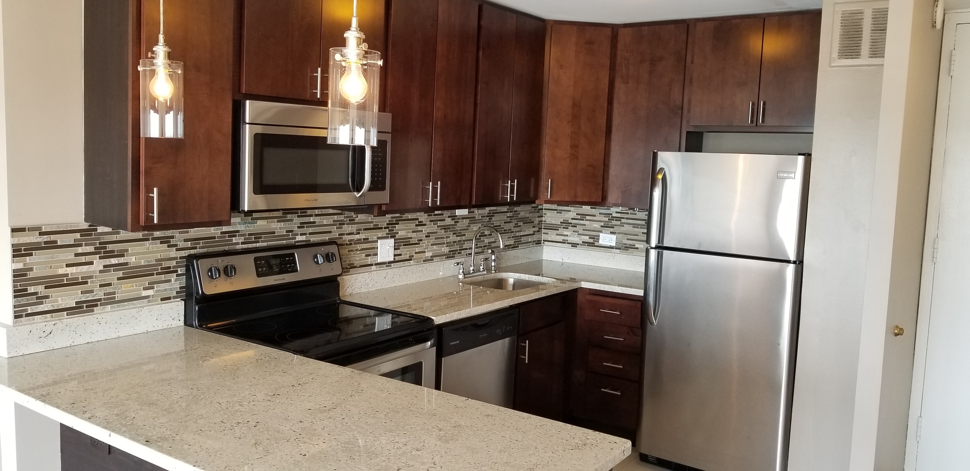5445 North Sheridan Road, Unit 2707 Chicago, IL 60640 - Photo 4 of 15