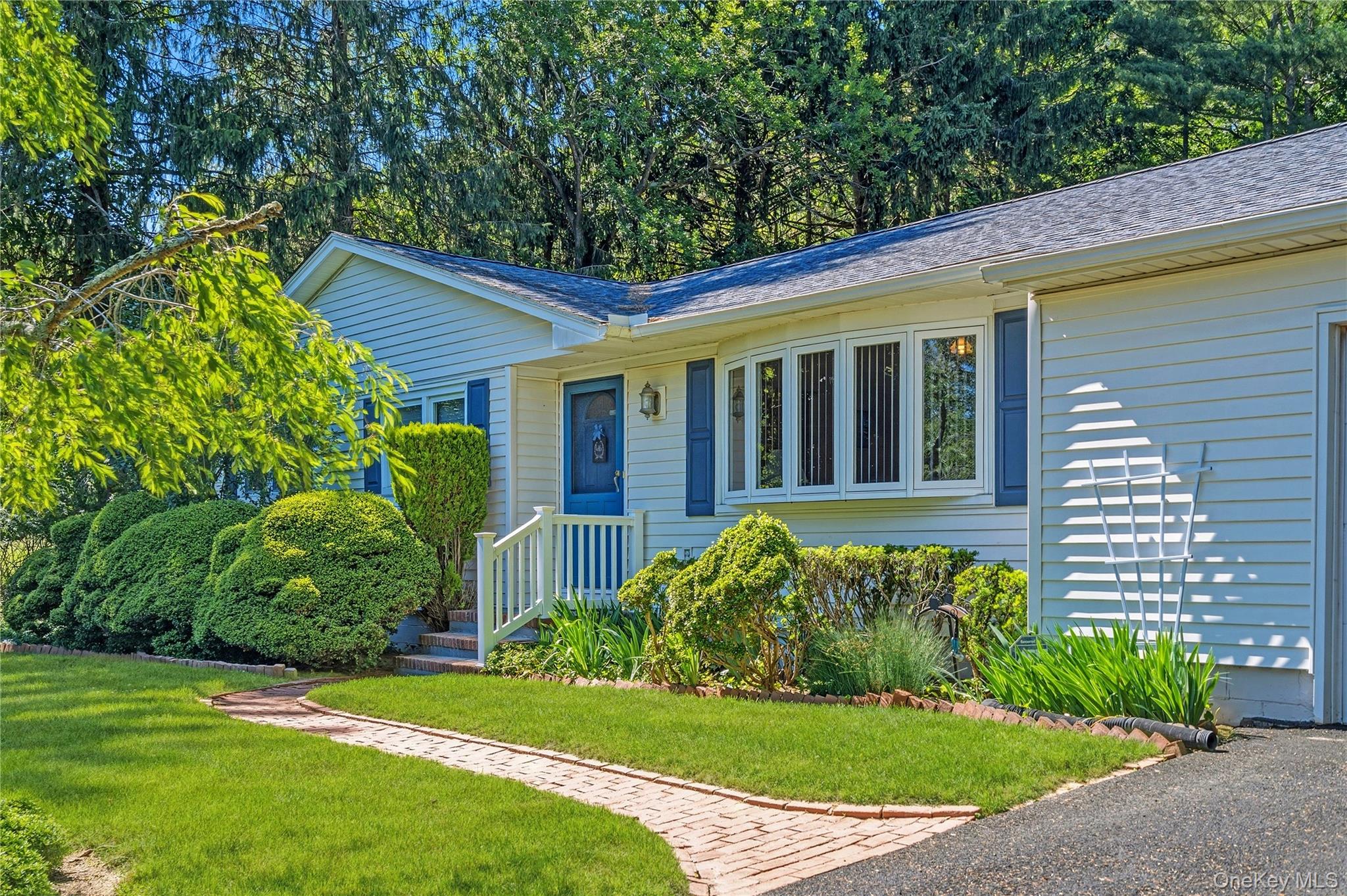 54 Randall Road Wading River, NY 11792 - Photo 3 of 24