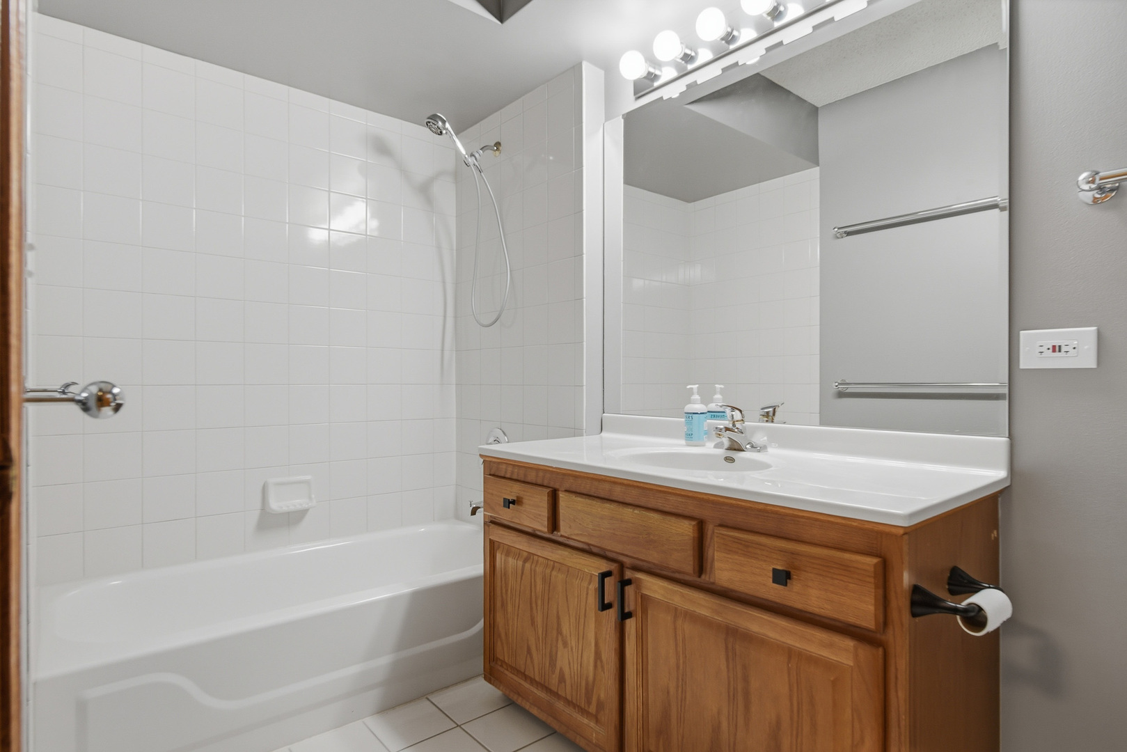 10 South Wille Street, Unit 209 Mount Prospect, IL 60056 - Photo 19 of 28