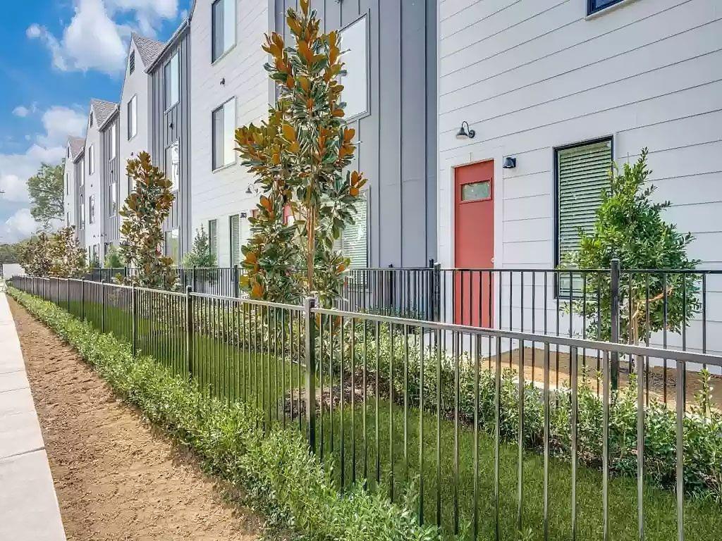 3275 Dallas Street, Unit 307 Dallas, TX 75210 - Photo 2 of 10 a view of a balcony