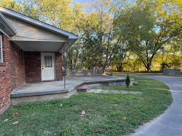 $1,795 | 520 College Street, Unit 2, Portland, TN 37148