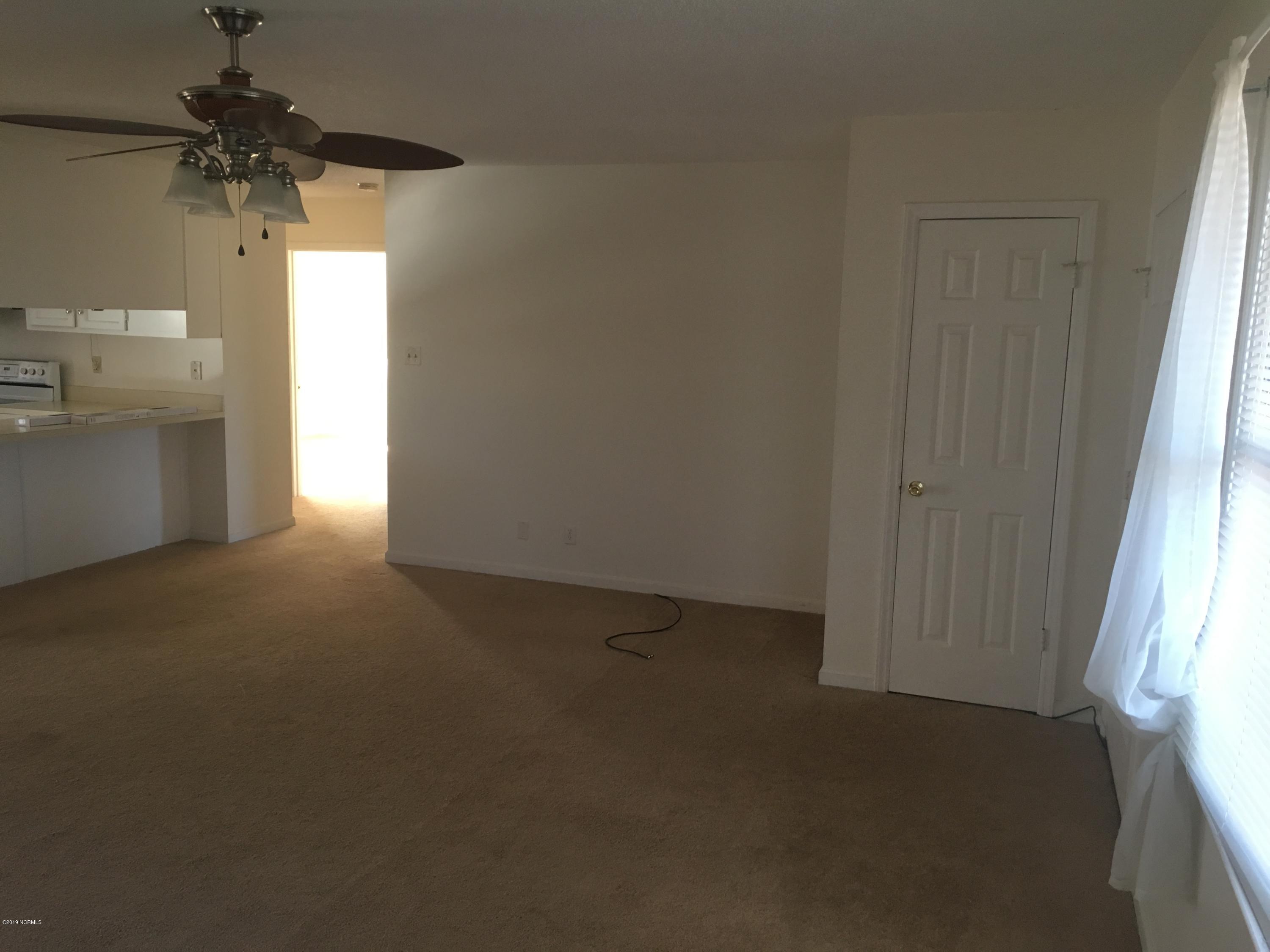6044 Morningside Road Lucama, NC 27851 - Photo 3 of 22 LIVING ROOM
