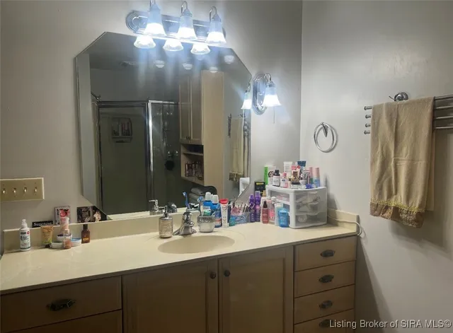 $379,500 | 821 North Forrest Drive, Sellersburg, IN 47172