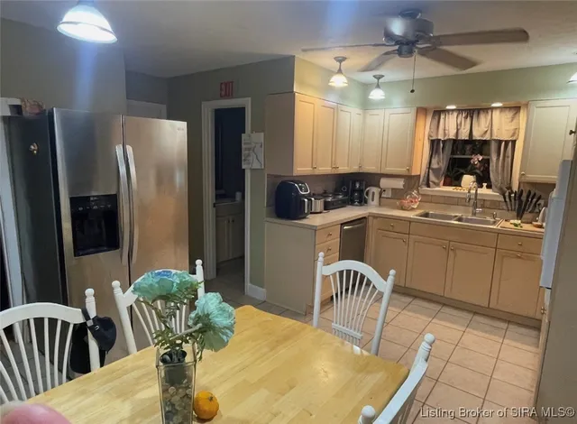 $379,500 | 821 North Forrest Drive, Sellersburg, IN 47172