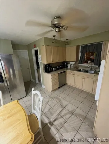 $379,500 | 821 North Forrest Drive, Sellersburg, IN 47172