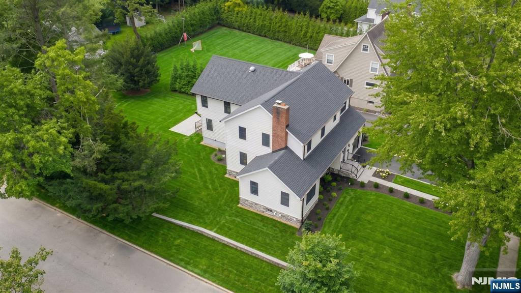 220 Orchard Place Ridgewood, NJ 07450 - Photo 4 of 41 Gallery Image 4