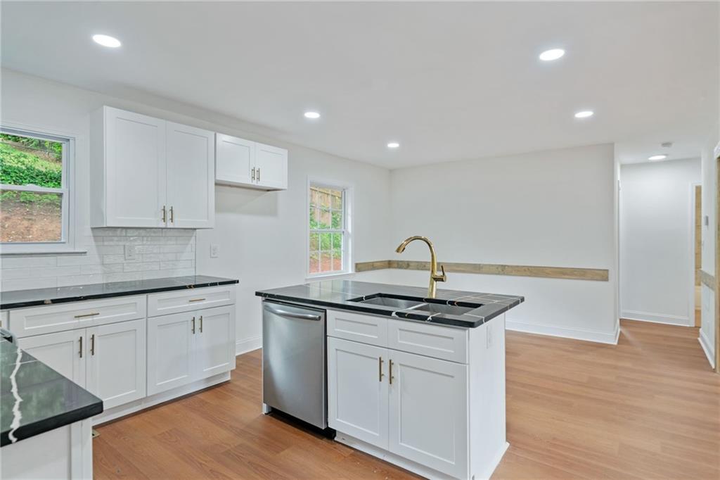 472 Rigby Street Northeast Marietta, GA 30060 - Photo 9 of 36