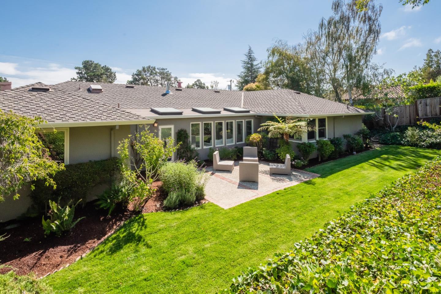 835 Longview Road Hillsborough, CA 94010 - Photo 4 of 46 a view of a house with swimming pool garden and patio