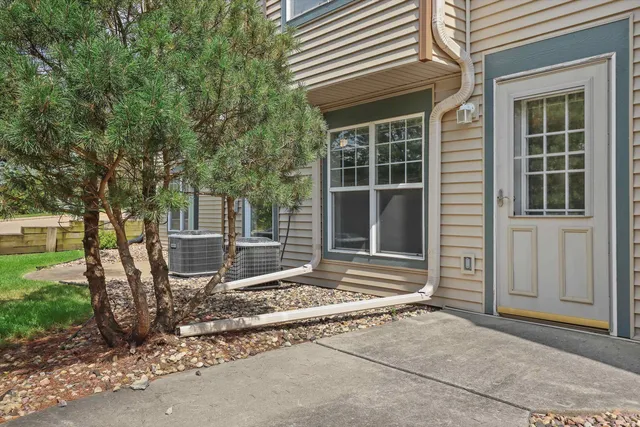 $335,000 | 3134 Dorchester Way, Unit 7, Madison, WI 53719