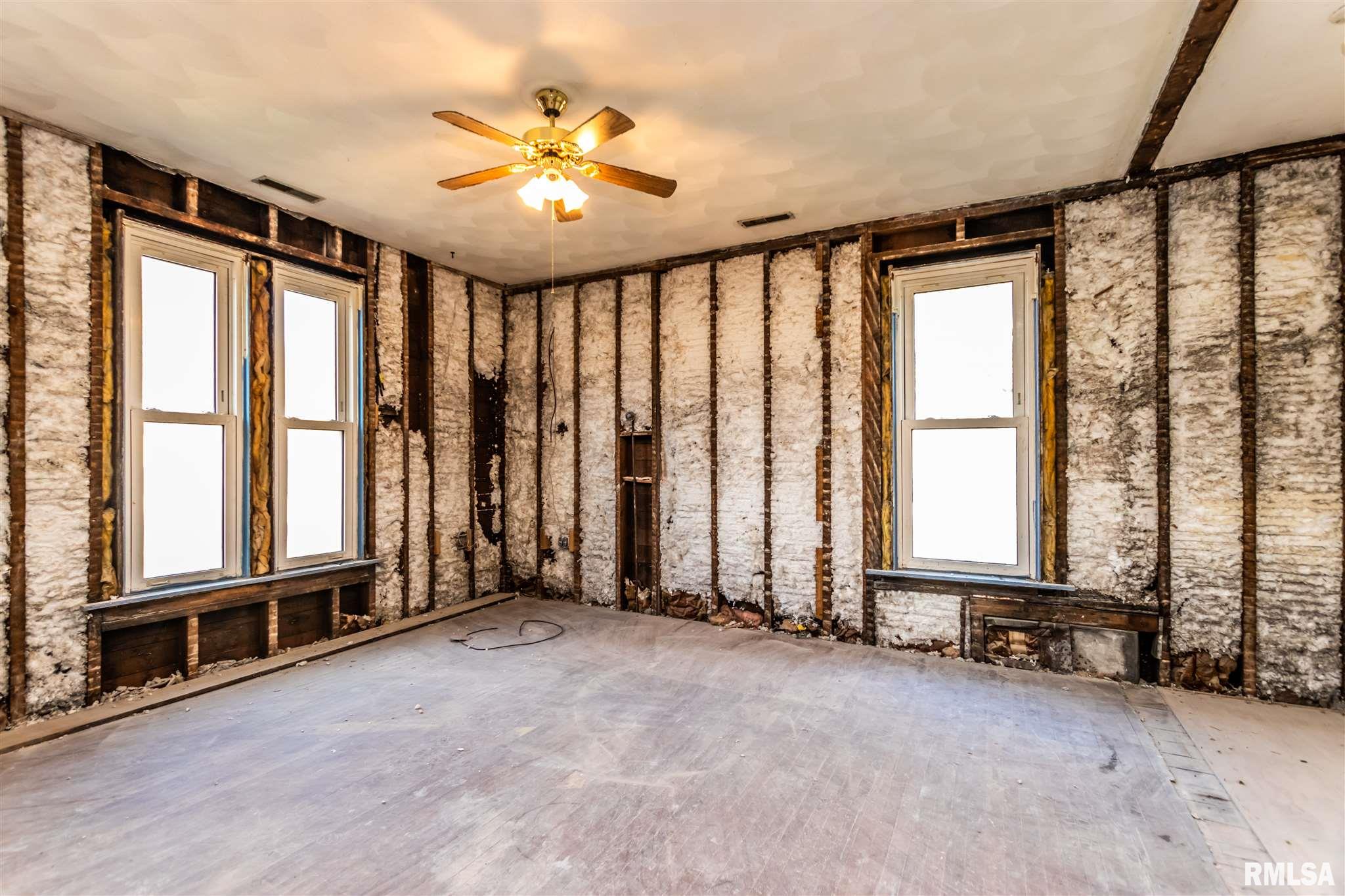1200 North Sheridan Road Peoria, IL 61606 - Photo 10 of 24 Gallery Image 10