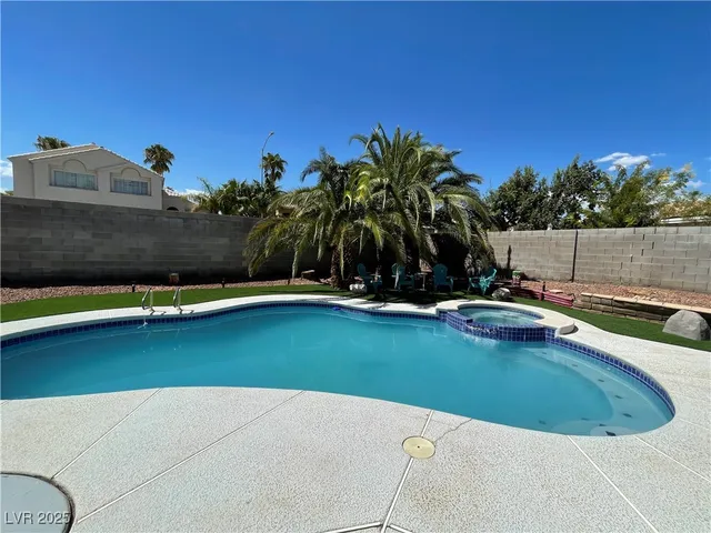 $2,499 | 1332 Royal Creek, North Las Vegas, NV 89031