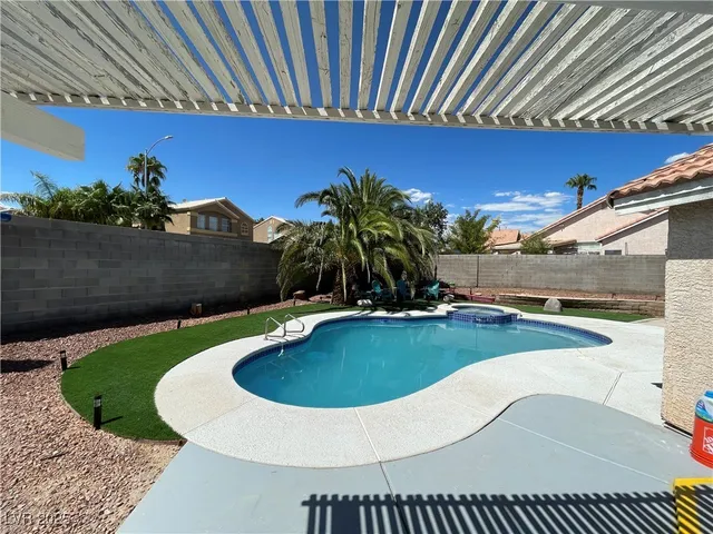 $2,499 | 1332 Royal Creek, North Las Vegas, NV 89031