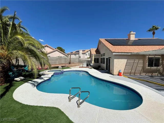 $2,499 | 1332 Royal Creek, North Las Vegas, NV 89031