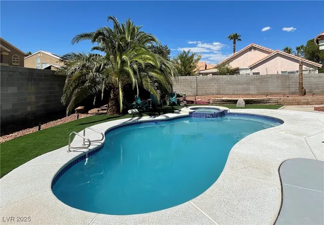 $2,499 | 1332 Royal Creek, North Las Vegas, NV 89031