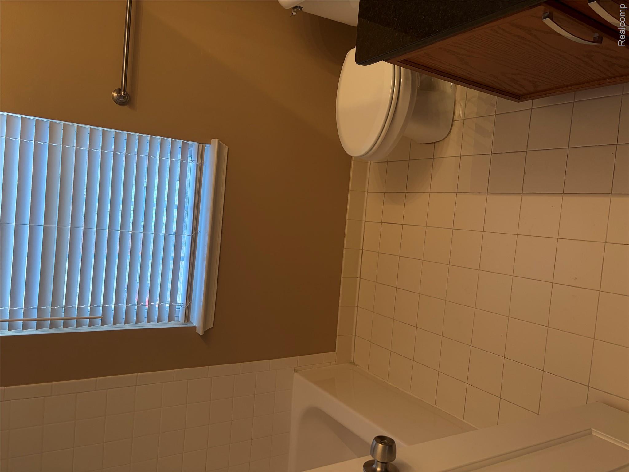3979 Berkeley Avenue Canton, MI 48188 - Photo 12 of 16 IMG_0147.jpeg