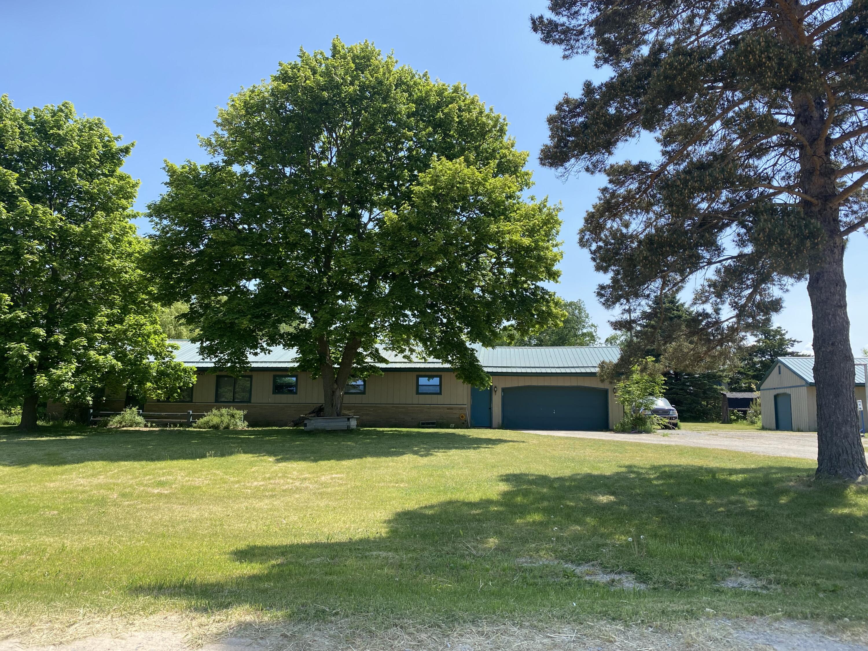 6890 Peoples Road Northeast Edmore, MI 48829 - Photo 1 of 47 IMG_0706